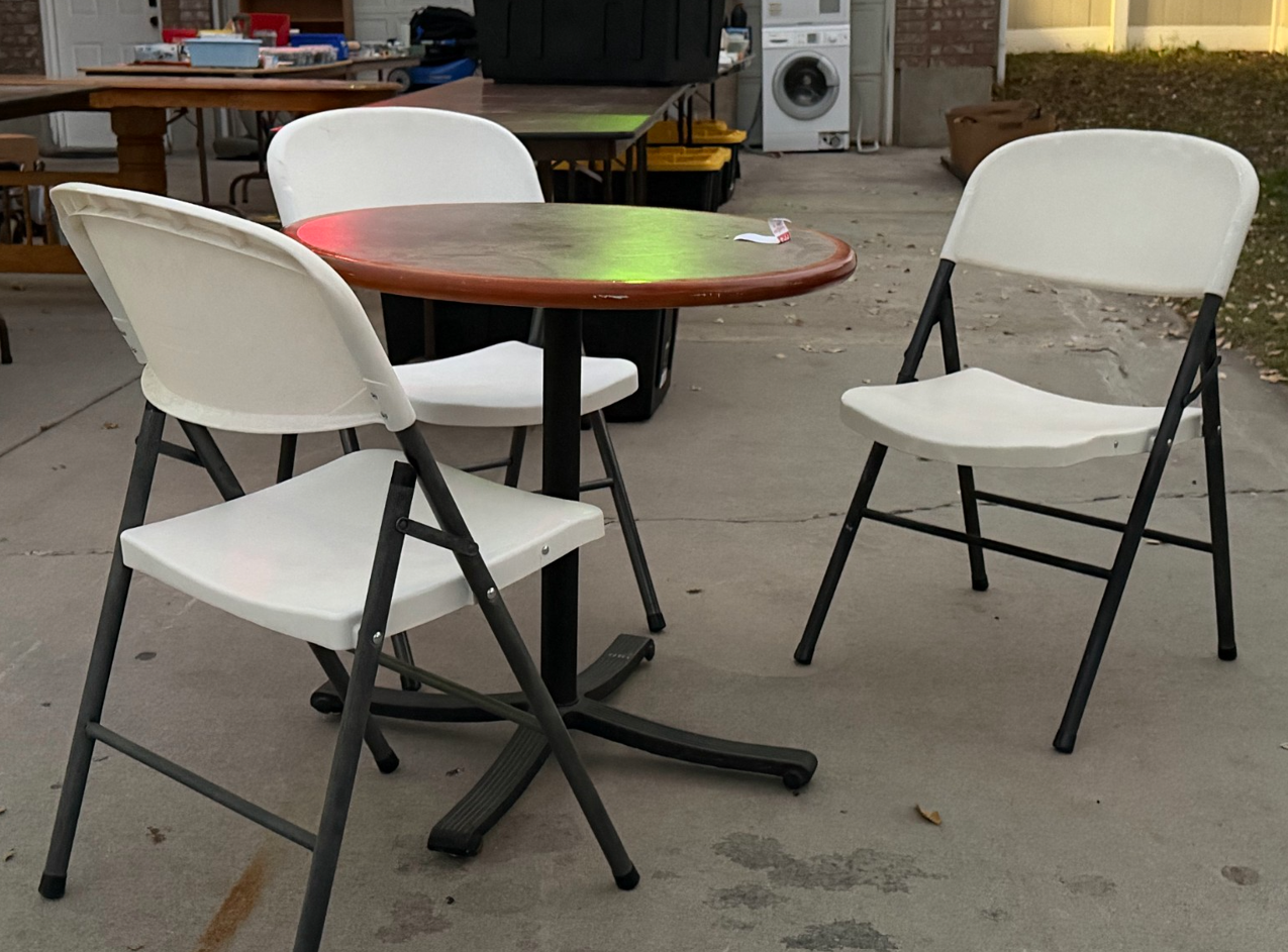Round Café Table + 3 Folding Chairs – Indoor/Outdoor Set